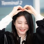 [T포토] 신예은 '수줍은 <b>리본</b> 하트'