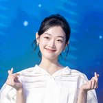 [현장포토] "작고 소중해"…<b>이유미</b>, 깜찍한 하트