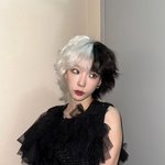 태연, 흑백 반반 헤어 ‘탱루엘라’ 변신‥디즈니 뚫고 나왔네