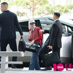 사이버<b>트럭</b>에서 내리는 지드래곤(G-DRAGON)[TEN포토]