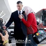 [포토]지드래곤, 취재진 사이로 황급히 <b>출국</b>