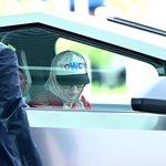 [사진]사이버트럭에서 내리는 지드래곤