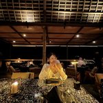 '송범근' 이미주, <b>발리</b> 여행 떠났다..고급 레스토랑 데이트에 '방긋'