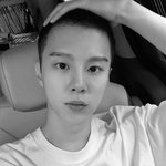 '강나언' 김우석, 공개 연애 열흘 만 입대..굴욕 없는 까까머리...