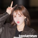 레드벨벳 웬디, ‘앞머리 <b>뽀</b><b>글</b> 귀요미’ (웬디의 영스트리트 출근길)...