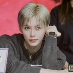 성한빈 <b>투톤</b> 머리 너무 잘어울려