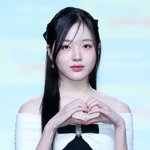 [모두드루와] <b>김우석여친</b> 강나언, 긴장감 가득한 모습