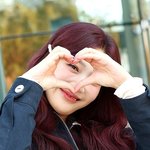[포토]크러쉬 사랑한 조이, 하트로 보는 세상