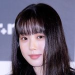 [현장포토] "두근두근, 설렘"...고민시, 인형의 눈맞춤