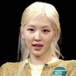 <b>로제</b> 눈 왜케 달라짐