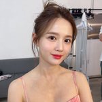 화장 미리보기…'손흥민 닮은' 예비 남편 보고있나요 [<b>SHOT</b>!]