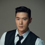 [단독] 김강우, 연극 무대 복귀…'붉은 낙엽' 주연 캐스팅