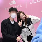 전<b>소미</b>, 이벤트 1등 당첨 팬과 ‘행복한 폴라로이드 인증샷’ [포토엔HD]