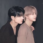 <b>진지</b>하게 둘이사귀는거같은데