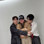 최애한테 허그 당하고 얼굴 터지려고 하는 남돌