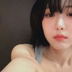 데뷔 이래로 가장 짧은 머리인 것 같은 신비