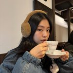 블랙핑크 제니, 귀마개 쓰고 귀엽게…극강의 러블리함 [DA]