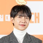 [모두드루와] [현장포토] "만두처럼 <b>포근</b>해"…이승기, 따뜻한...