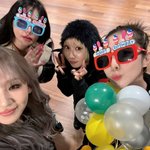 2NE1 완전체와 생일파티‥15년째 뜨거운 우정<b>ing</b> “사랑해”