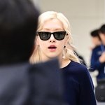 [현장포토] "당기면, 두근두근"…로제, 카리스마 입국