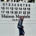 채정안, 올블랙 패션에 빨간 양말+하이힐‥47세 중 옷 제일 잘...