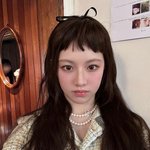 고윤정, 처피뱅도 소화하는 인형美‥명품보다 반짝여