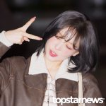 레드벨벳 웬디, ‘뽀짝 피스~!’ (웬디의 영스트리트 출근길) [HD포토]
