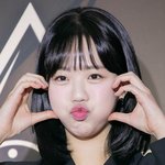 [포토] 지예은, 볼하트 자중해!