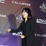 [포토]지예은, 입장부터 밝은 에너지