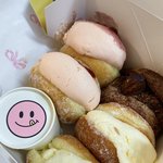 지금 <b>도넛</b> 먹을거긔윤