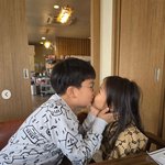 '장윤정' 도경완, 뽀뽀하는 <b>연우</b>·하영에 깜짝..너무 귀여운 남매