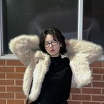 레드벨벳 슬기, 단발에 안경도 찰떡소화...겨울 패션 <b>선두</b>주자