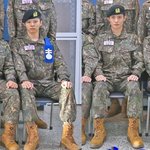 [모두드루와] [단독]김우석, 곰신 강나언도 반가울 근황..<b>훈련병</b> 근황...