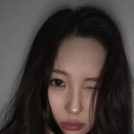 선미, 다채로운 스타일로 매력 폭발… 강렬함부터 청량미까지