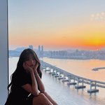 장원영, 부산 바다 배경 그림 같은 <b>자태</b>…여리여리한 옆라인 '워너비'