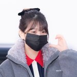 [T포토] 아이브 장원영 '인간 체리의 볼하트'