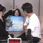 채널십오야 조유리 인터뷰중 안유진 <b>난입</b> ㅋㅋㅋㅋ