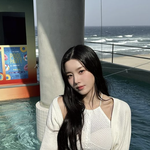 권은비, "역시 워터밤 여신 맞네"...<b>청량</b>한 화이트 룩의 완성