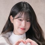 아이브 장원영, '<b>인형</b>의 눈맞춤' 완벽 미모에 반했다