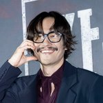 [현장포토] "달콤<b>살벌</b>해"…류승범, 기묘한 하트