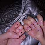 [모두드루와] 현아, 용준형과 <b>소소</b>한 신혼 일상…커플 네일아트 훈훈