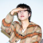 [사진]규현,'조명 때문에 안보여요'