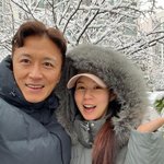 진태현박시은, <b>첫눈</b> 맞는 부부···보기 좋네