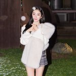 피어난 한송이 꽃처럼’ (웬디의 영스트리트 출근길) [<b>HD</b>포토]