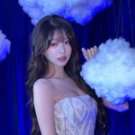 바비 인형도 긴장?...장원영, 신데렐라 자태 이어 숨겨둔 섹시미...