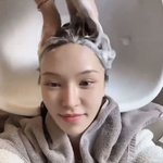 <b>셀카</b> 보냈다가 팬들한테 한소리 들은 웬디