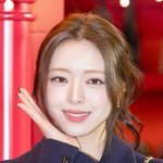 [현장포토] "예뻐서 줌인"…유나, 인형의 미소