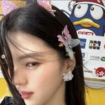 한소희, <b>매끈</b>한 피부로 고양이 같은 앙큼한 포즈