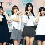 [단독] <b>QWER</b>의 흐뭇한 폭풍 성장…내년 1월 첫 단독 팬 콘서트