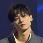 역시 남자는 <b>일자</b>턱이다